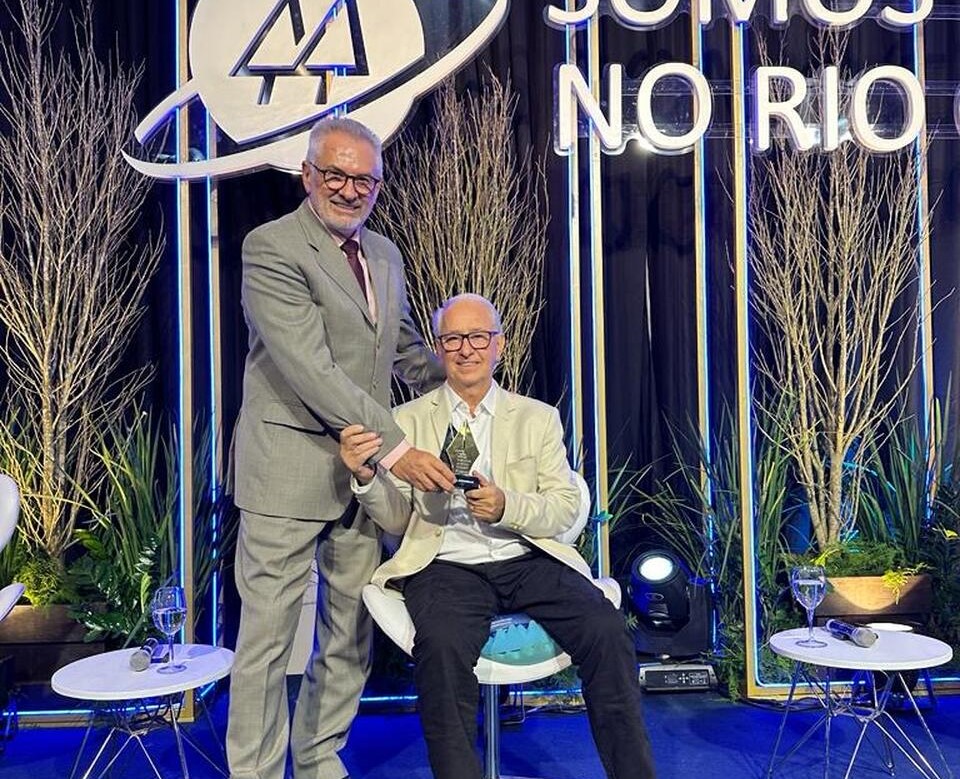 Presidente da Coprel recebe o Troféu Padre Theodor Amstad, principal homenagem do cooperativismo gaúcho