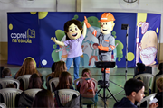 Além de promover um momento de alegria e diversão para além da sala de aula, o Coprel na Escola e a peça “A Luz e a Escuridão” foram criados principalmente para trazer conhecimento. 