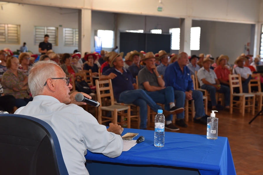 Famílias de Colorado participam da reunião do Conselho Consultivo da Coprel e elegem os líderes 