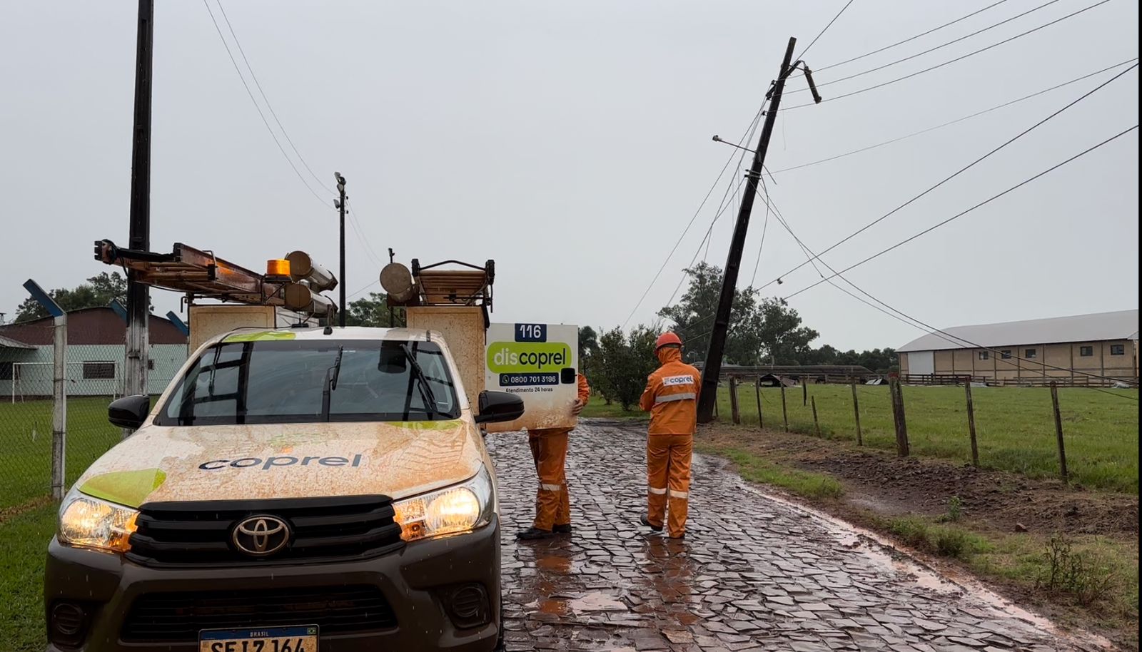 Coprel trabalha para restabelecer o fornecimento de energia nas comunidades atingidas pelo temporal