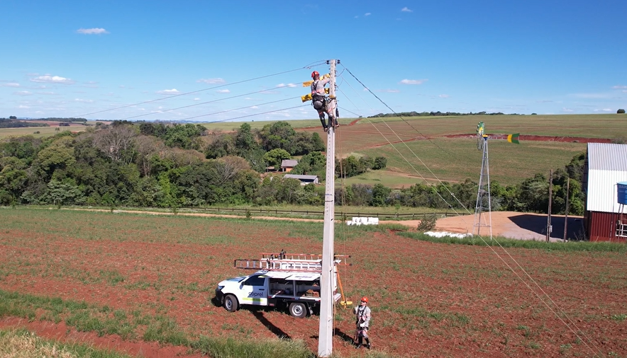 Dia de parabenizar quem leva energia por onde passa: Feliz Dia do Eletricista! Dia de parabenizar quem leva energia por onde passa: Feliz Dia do Eletricista!