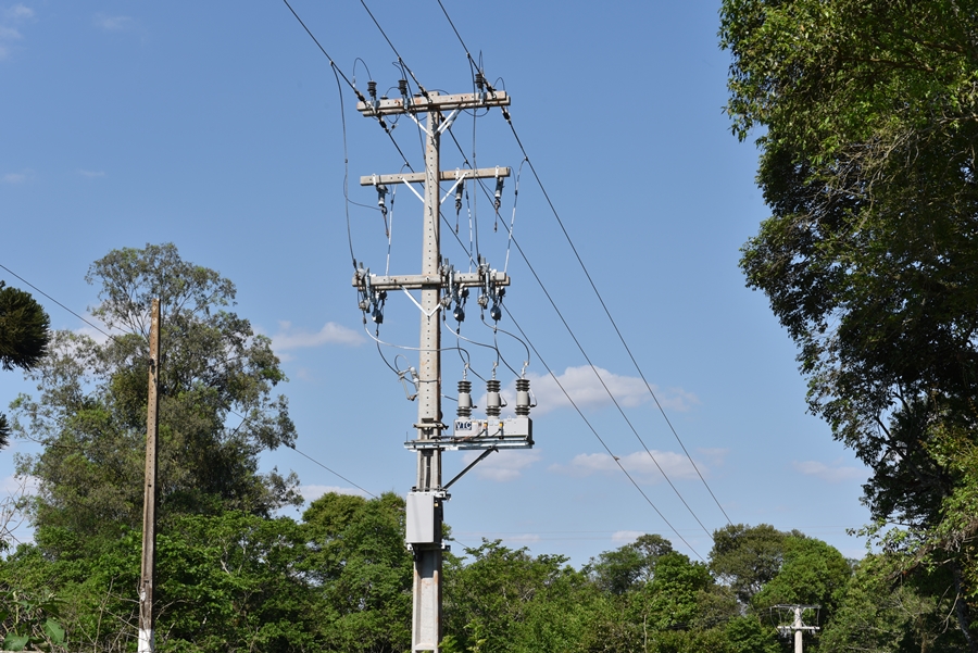 Coprel está investindo na instalação de religadores automáticos e telecomandados