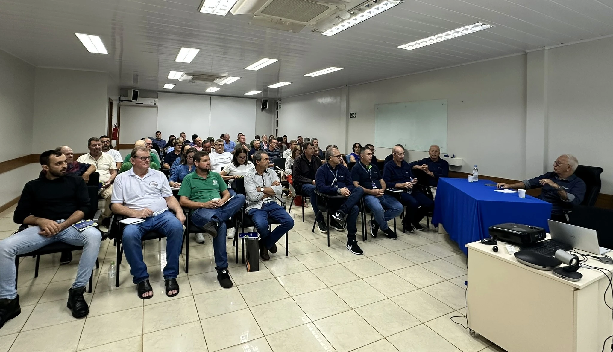 Coprel realiza encontro com sindicatos para fortalecer parceria e alinhar processos